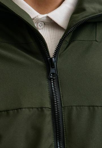 Зимняя куртка