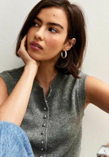 Джинсовая жилетка