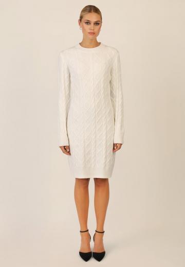 Вязаное платье
