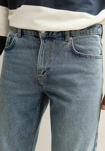 Прямые джинсы