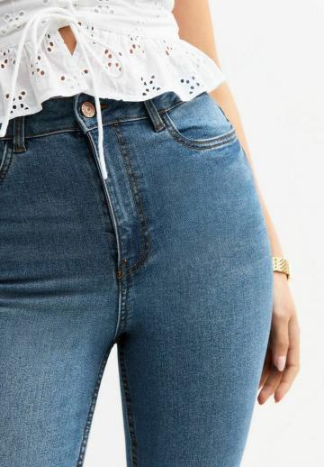 Клешеные брюки