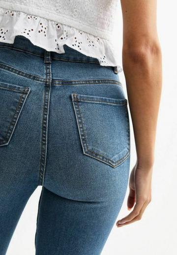 Клешеные брюки