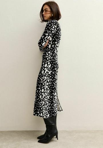 Платье футляр