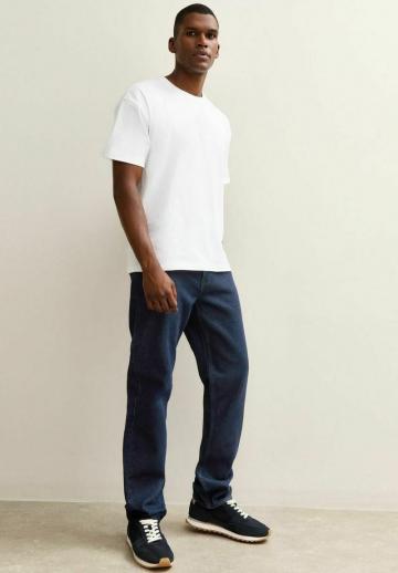 Прямые джинсы