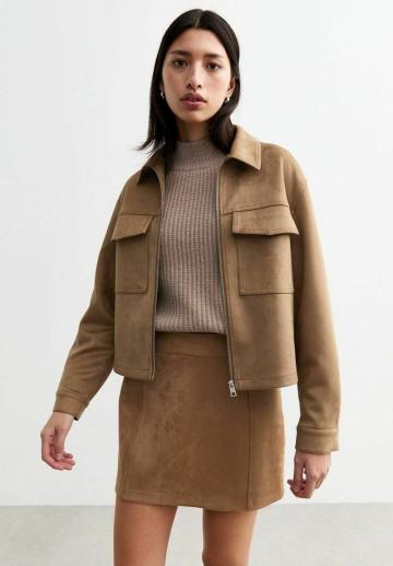 Куртка с накладнымит карманами