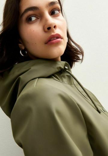 Пальто из искусственной кожи