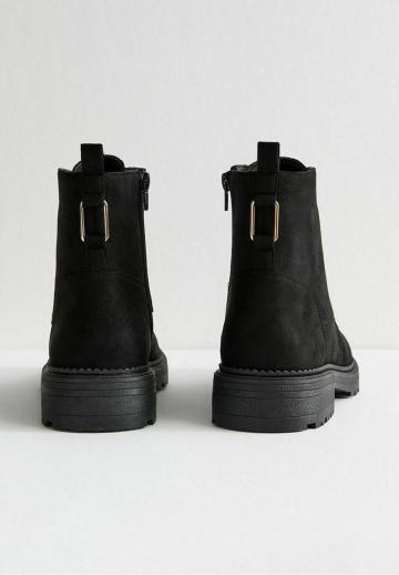 Ботинки на шнуровке