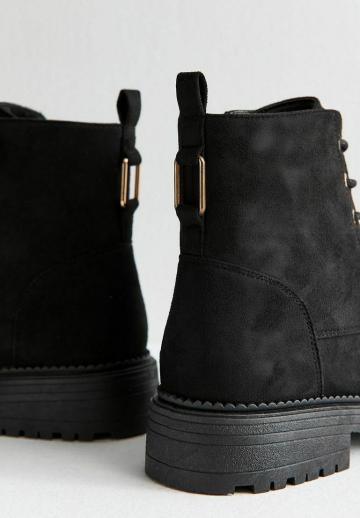 Ботинки на шнуровке