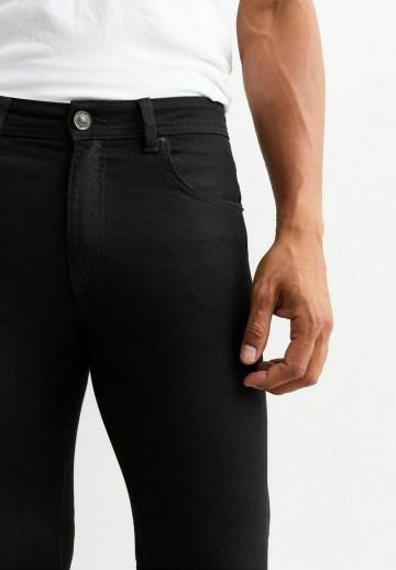 Узкие джинсы