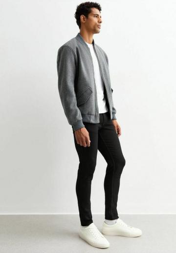 Узкие джинсы