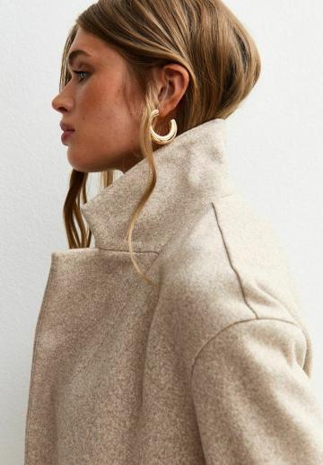 Короткое пальто