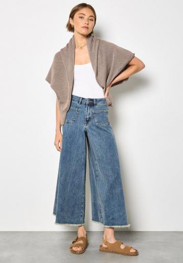 Короткие джинсы