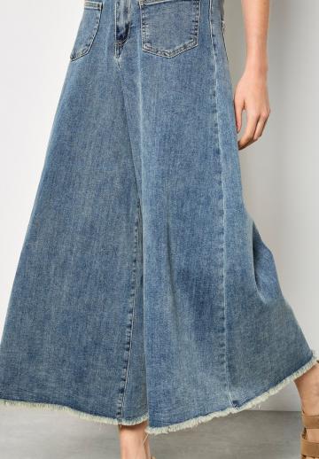 Короткие джинсы