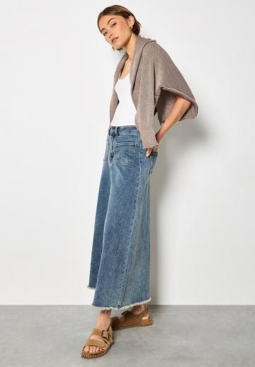 Короткие джинсы