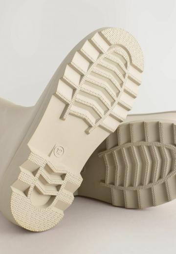 Резиновые сапоги