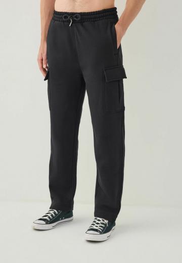 Брюки с накладными карманами