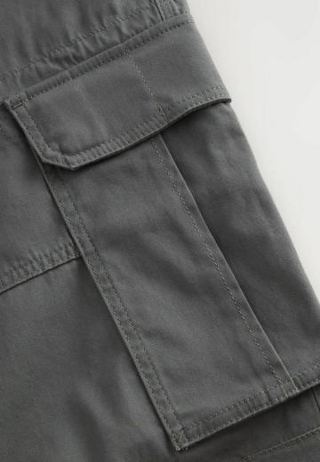 Брюки с накладными карманами