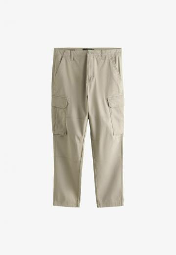 Брюки с накладными карманами