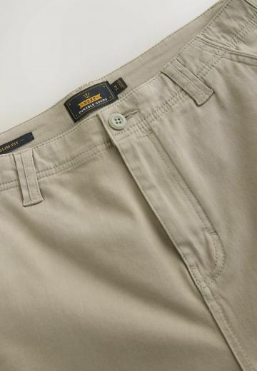 Брюки с накладными карманами