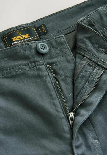 Брюки с накладными карманами