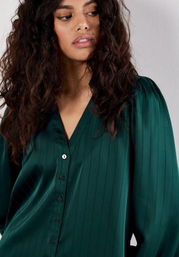 Атласная блузка