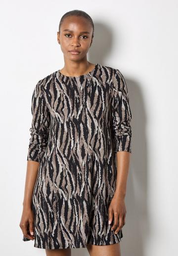 Вязаное платье