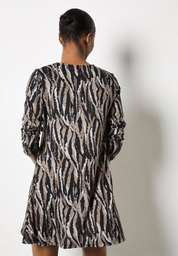 Вязаное платье