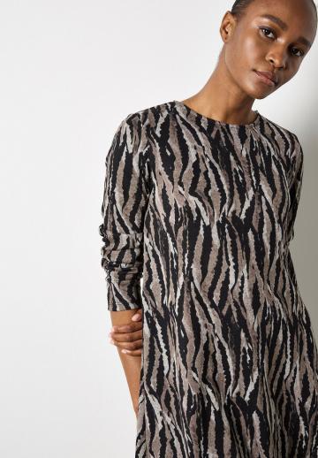 Вязаное платье