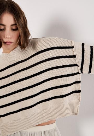Пуловер в полоску