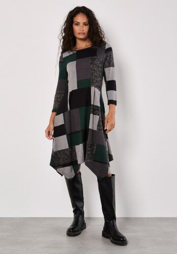 Вязаное платье