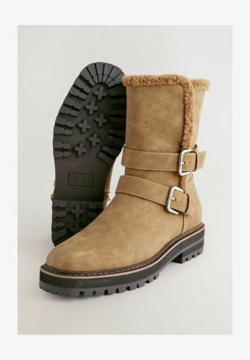 Широкие сапоги