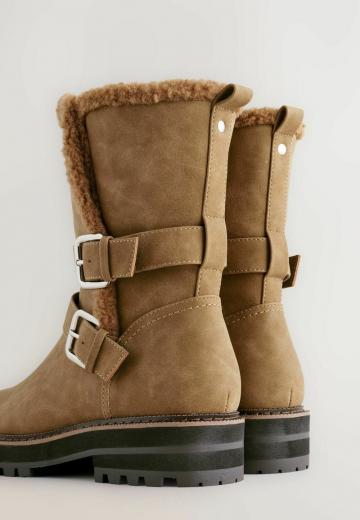 Широкие сапоги