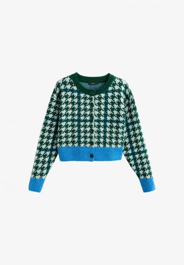 Жаккардовая вязаная кофта