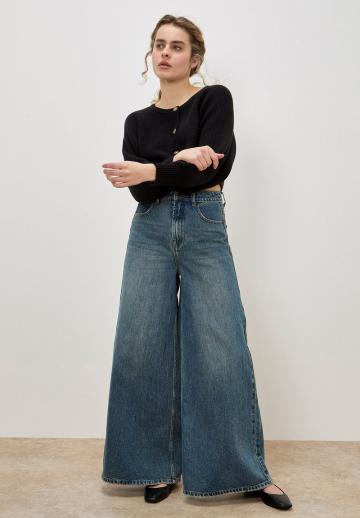 Клешеные джинсы