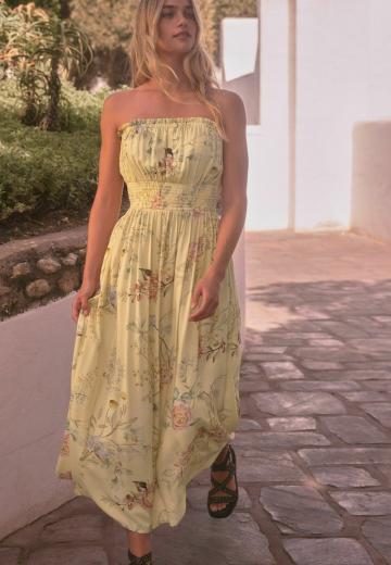 Платье без бретелек