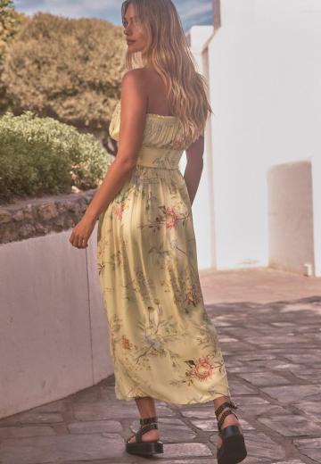 Платье без бретелек