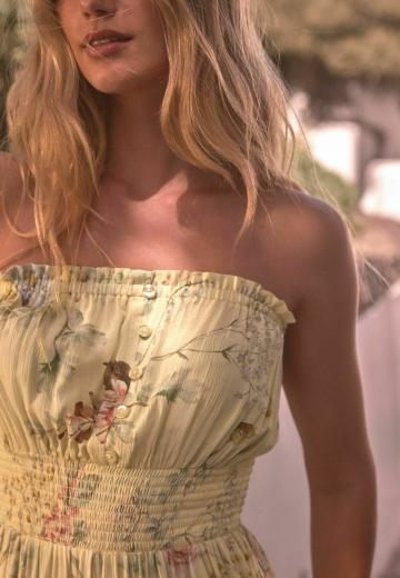 Платье без бретелек