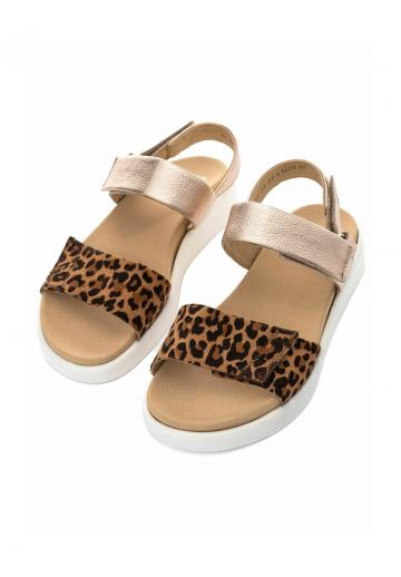 Босоножки на танкетке