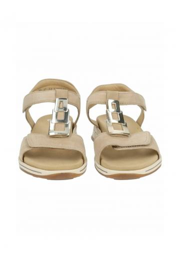 Босоножки на танкетке