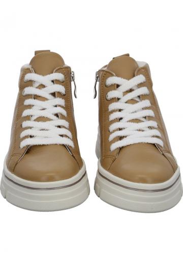 Ботинки на шнуровке