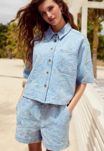 Джинсовые шорты