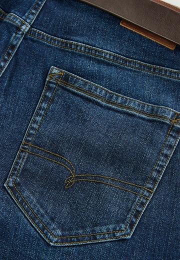 Прямые джинсы