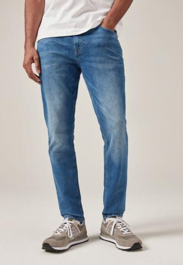 Узкие джинсы