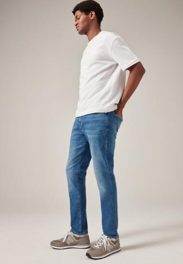 Узкие джинсы