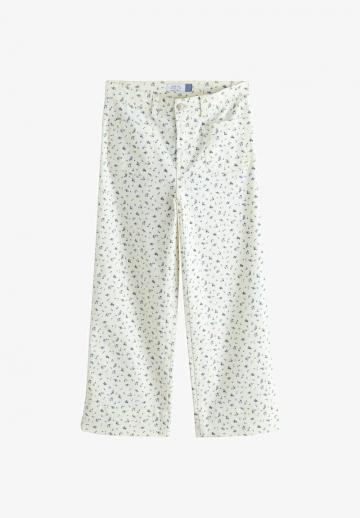 Короткие джинсы