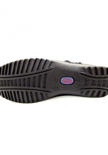 Сапожки на танкетке