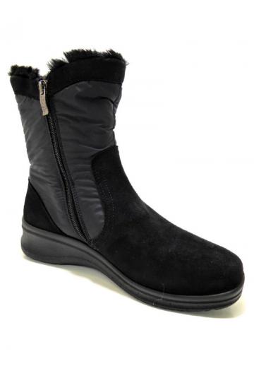 Сапожки на танкетке