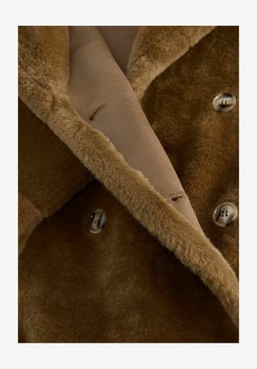 Шерстяное пальто