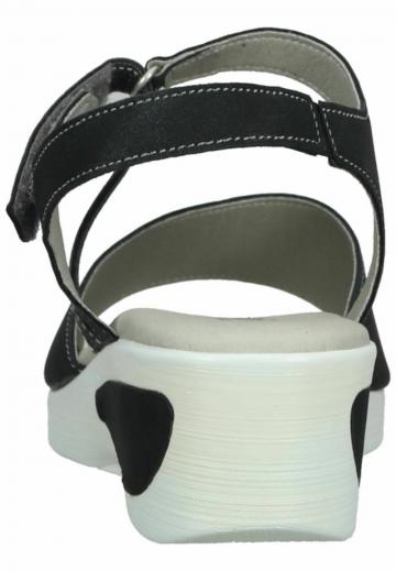 Босоножки на танкетке