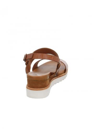 Босоножки на танкетке